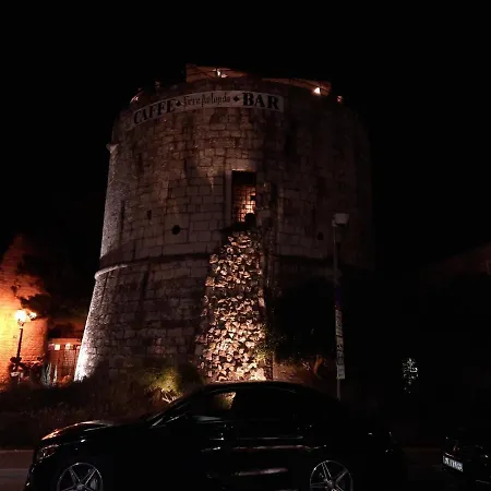 Parentium Town Center *