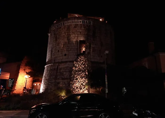 Parentium Town Center *